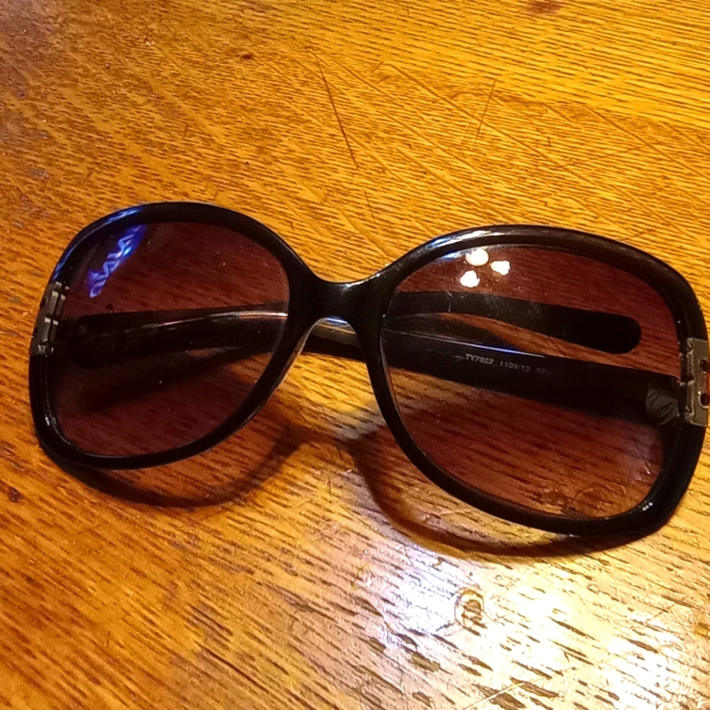 Sunglasses - image 1